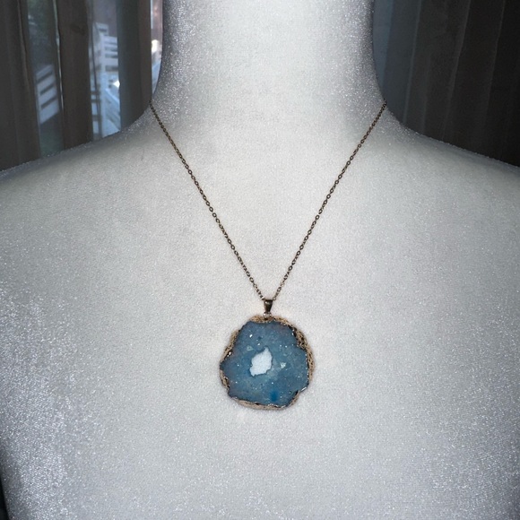 Blue Amethyst Crystal Quartz Druzy Pendant Gold Tone plated Necklace - Picture 10 of 10